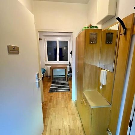 Mini Flat Apartment Graz Bagian luar foto